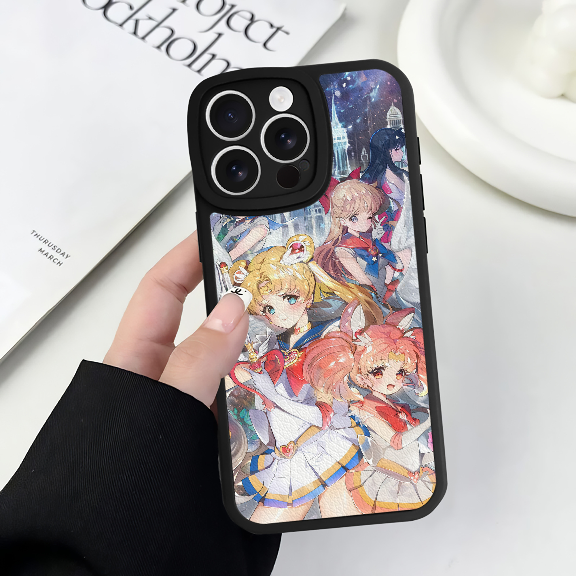 （画像用） 美少女戦士セーラームーン Sailor Moon 【iPhone 16シリーズ対応】シリコンスマホケース（レザー調） 材質：シリコン